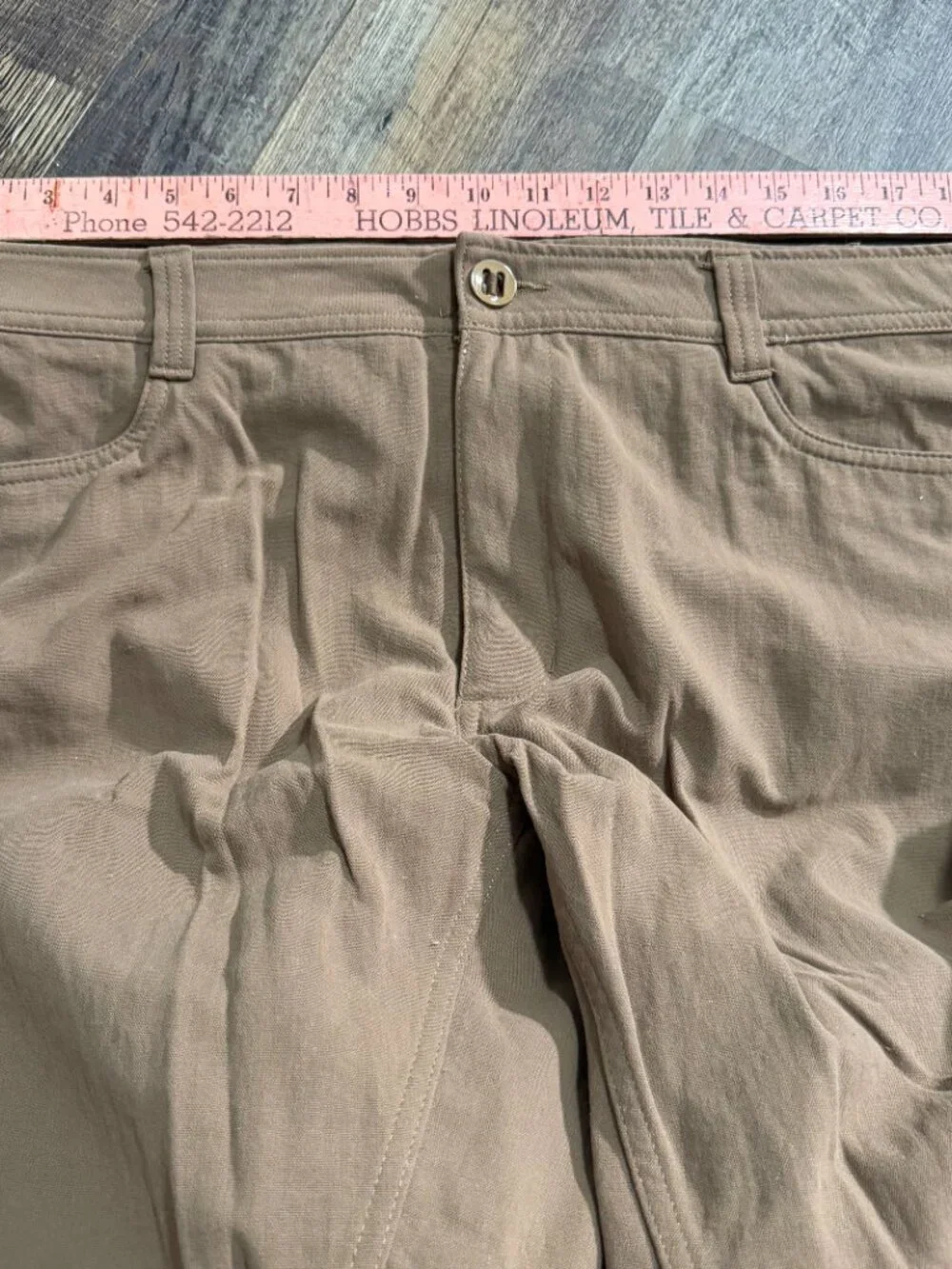 Under Armour Men's 40x30 Loose Fit Khaki Tan Utility Pants with Side Pocket
